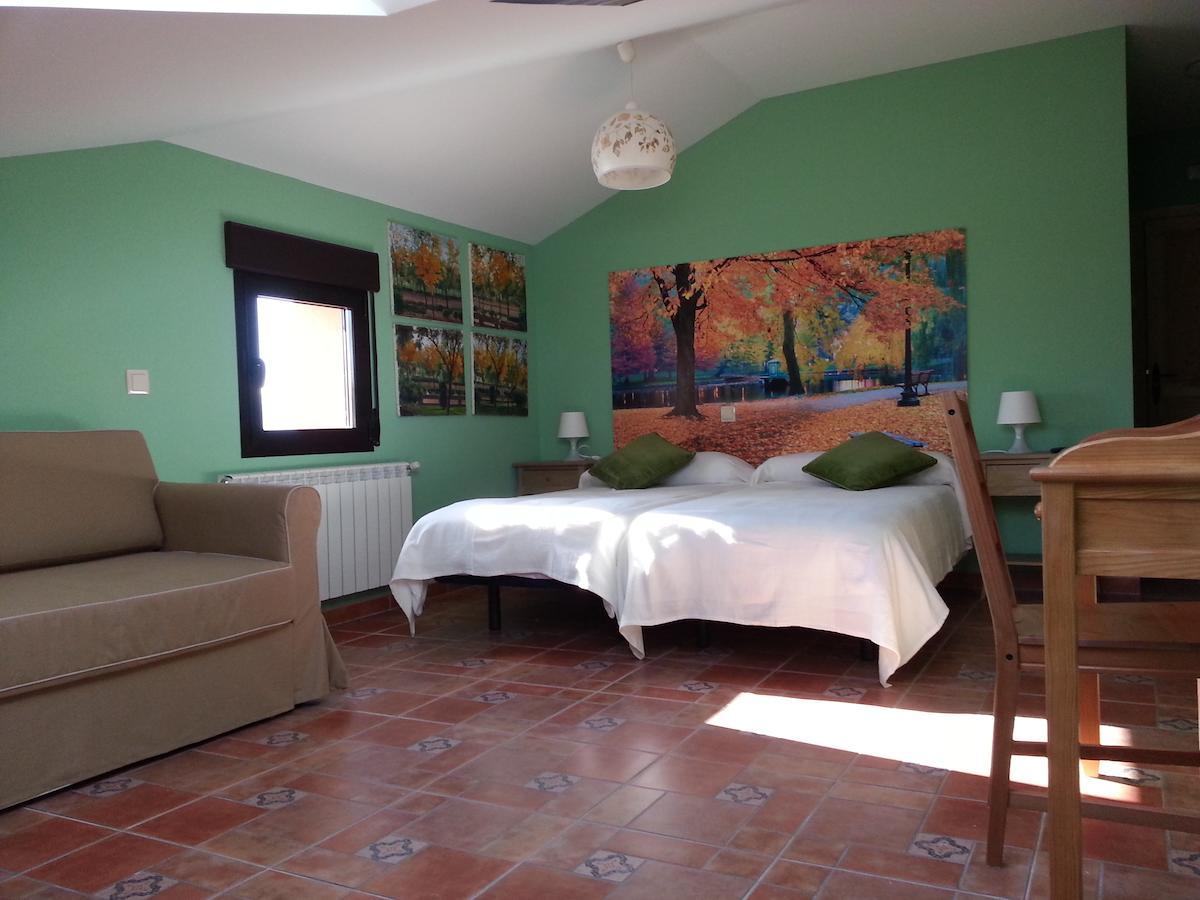 Hotel Rural La Casa Del Tio Telesforo Trescasas Chambre photo